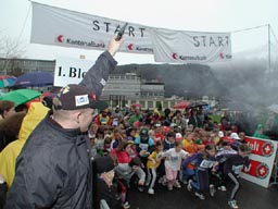 Ehrenstarter Martin Annen in Aktion Bild vergr�ssern