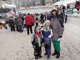 Fans im Horse Shoe vor dem lezten entscheidenden Lauf